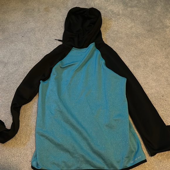 Nike sweatshirt - Picture 2 of 3